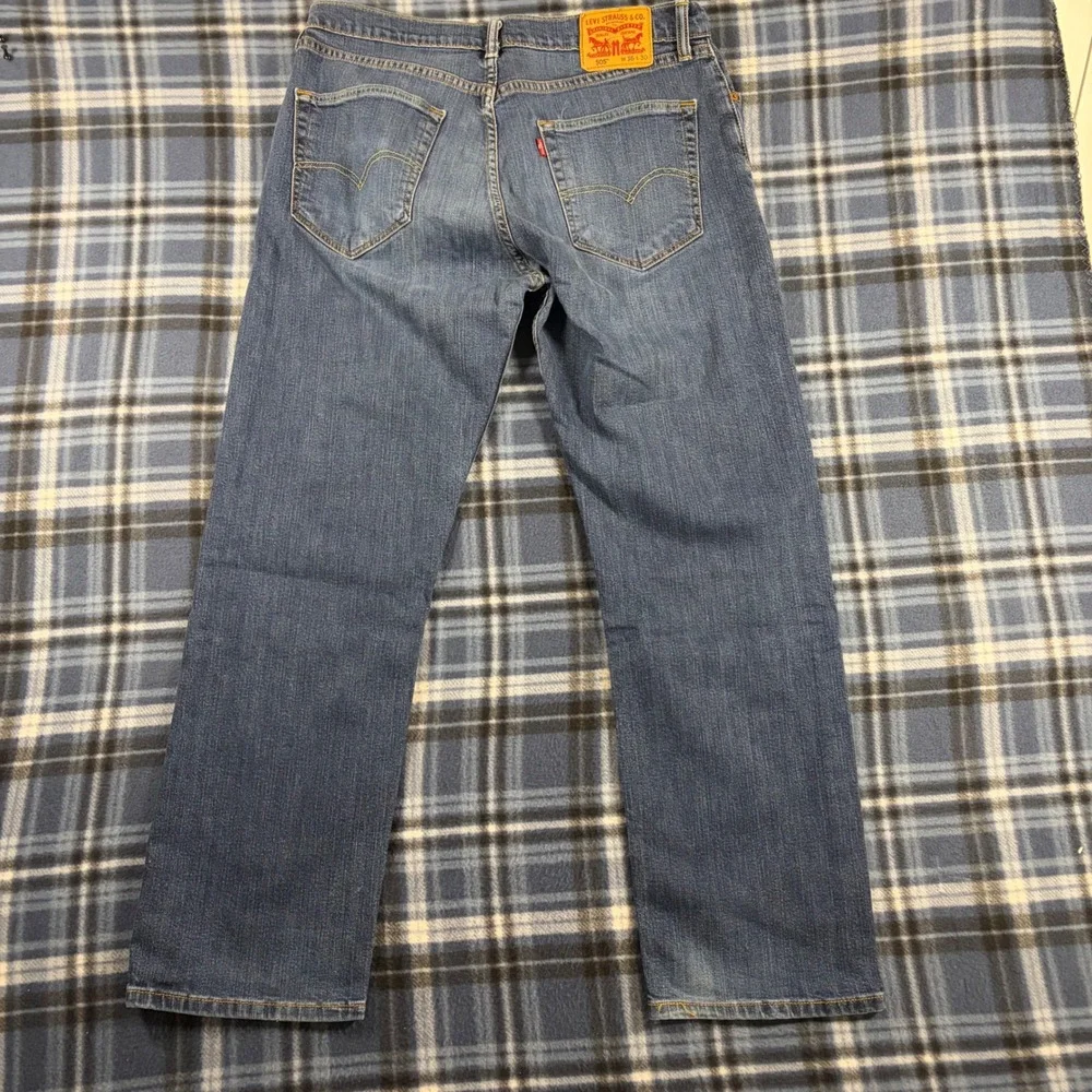 Levis 505 Regular Fit Straight Leg Jeans Mens 36x30 Medium Wash Blue 00505-1408